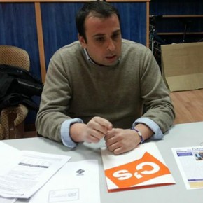 Ciutadans de El Prat se reúne con la Associació Aturats y la Marea de Pensionistas y Jubilados del Prat Ciutadans de El Prat se reúne con la Associació Aturats y la Marea de Pensionistas y Jubilados del Prat