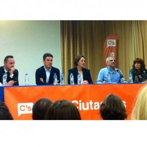 Ciutadans de Esplugues presenta la a Laura Benito como candidata a la alcaldía Ciutadans de Esplugues presenta la a Laura Benito como candidata a la alcaldía