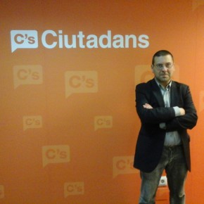 PSC, ICV, CUP I ERC, no donen suport a la moció presentada per Ciutadans de rebuig a l'assetjament escolar i la transfòbia i homofòbia PSC, ICV, CUP I ERC, no donen suport a la moció presentada per Ciutadans de rebuig a l'assetjament escolar i la transfòbia i homofòbia